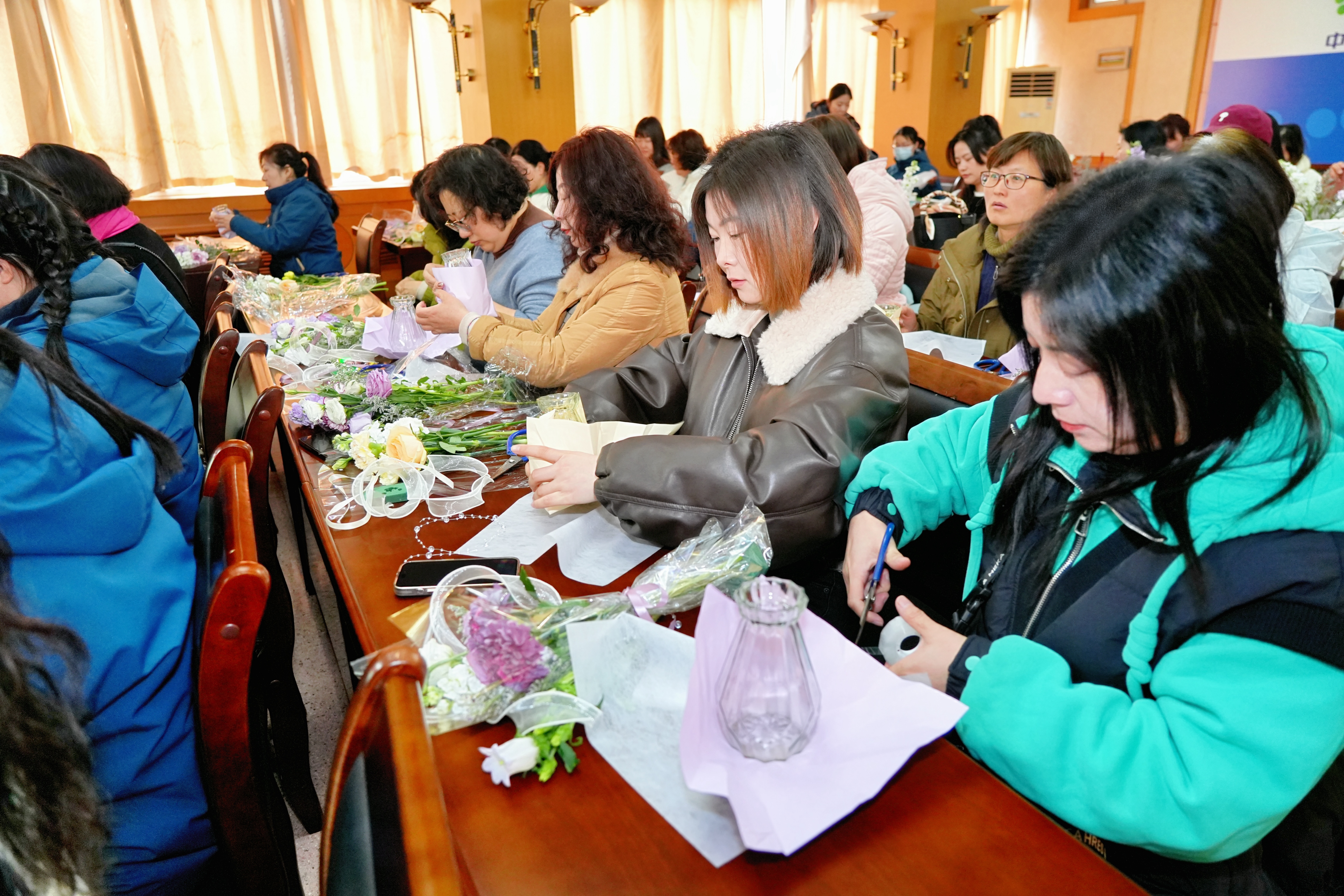 凝聚“她”力量  攜手綻芳華 ——襄陽中環(huán)水務有限公司開展“三八”婦女節(jié)主題系列活動